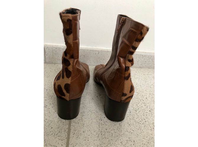 Botines Braccialini de piel con estampado de leopardo - vista 3
