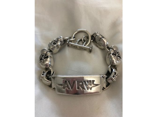 Autre Marque Bracciale in argento massiccio con targhetta e teschi - vista 2