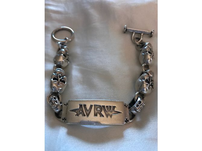 Autre Marque Bracciale in argento massiccio con targhetta e teschi - vista 3