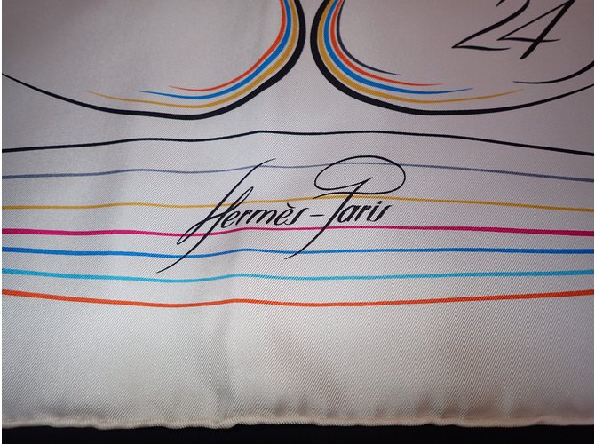 Sciarpa di seta Hermès 24 Faubourg bianca Bianco - vista 3