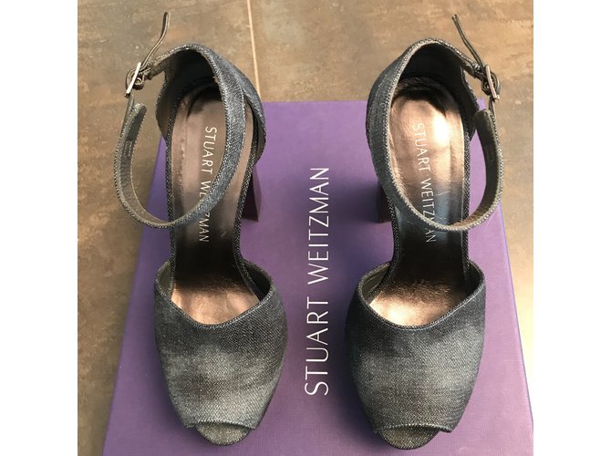 Sandali Stuart Weitzman in denim blu - vista 6