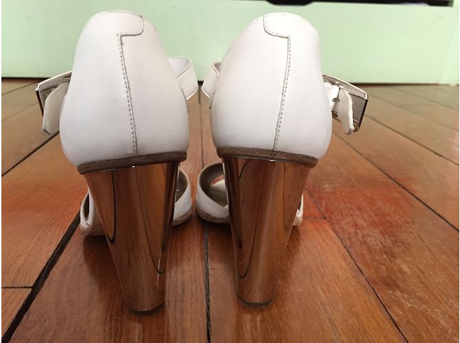 Sandalias Hermès en piel blanca talla 38 Blanco - vista 3
