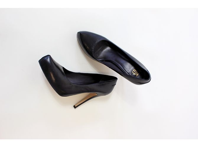 Décolleté con tacco a spillo Kurt Geiger in pelle nera Nero - vista 3