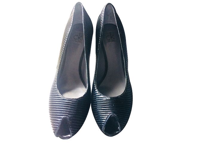 Décolleté Calvin Klein in vernice nera misura 41 Nero - vista 2