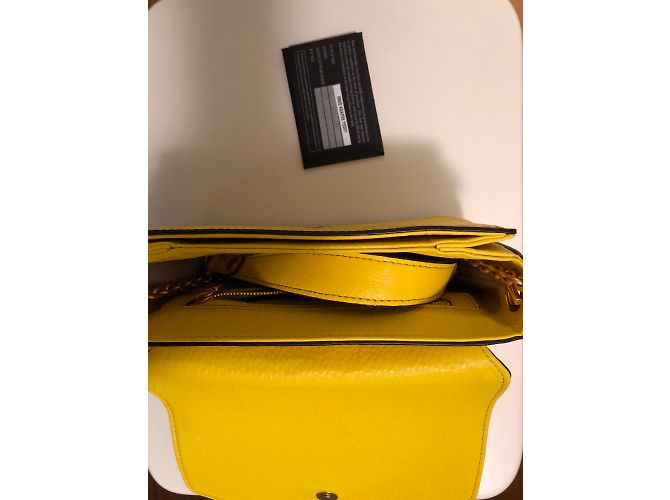 Borsa a tracolla MCM in pelle gialla con catena dorata Giallo - vista 3
