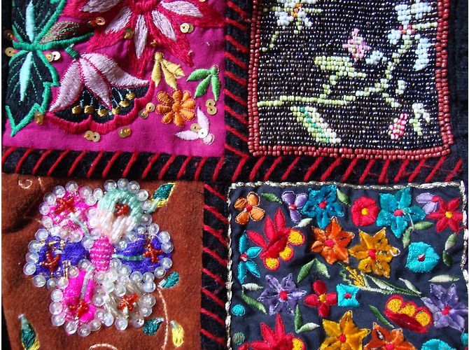 Autre Marque Borsa etnica in velluto nero con ricami e perle Multicolore - vista 2