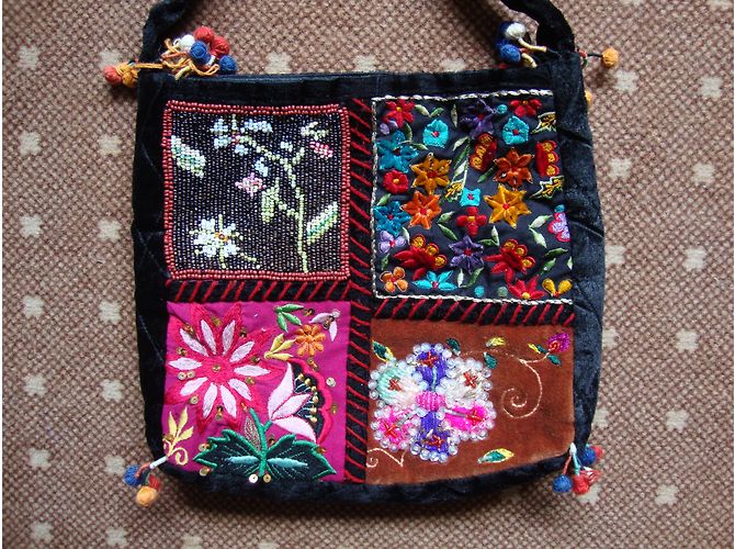 Autre Marque Borsa etnica in velluto nero con ricami e perle Multicolore - vista 3