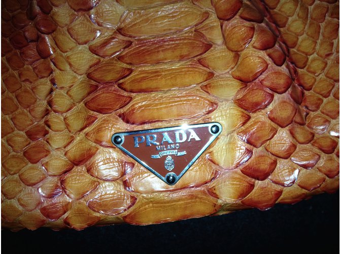 Clutch Prada in Pitone Arancione - vista 3