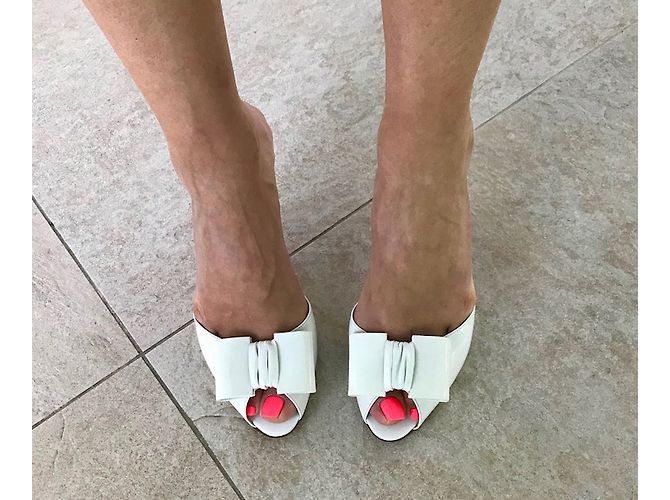 Mules Christian Louboutin in pelle bianca Bianco - vista 5