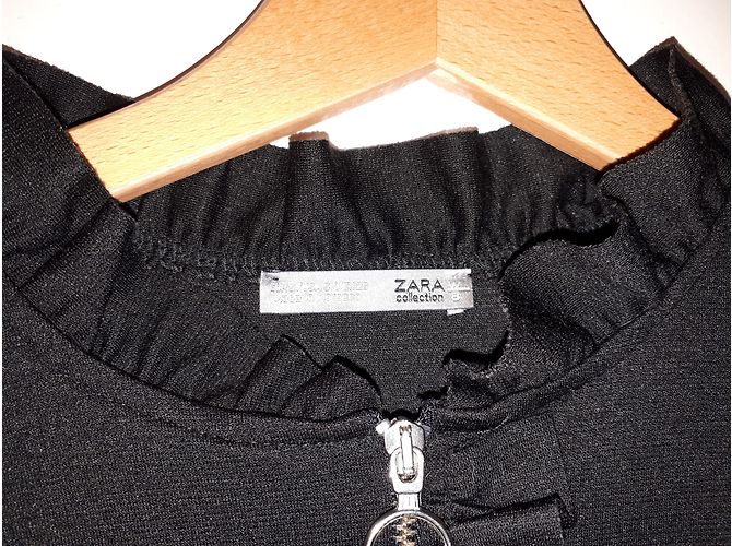 Abito nero Zara con volant e dettaglio zip - vista 3