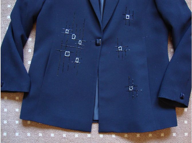 inconnue Schwarze Jacke mit Perlen Dekoration Größe 44 - Ansicht 2