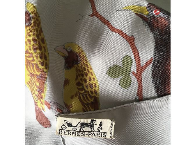 Hermès Sciarpe di seta "Les oiseaux sur un fil" Hugo GRYGKAR Multicolore - vista 8