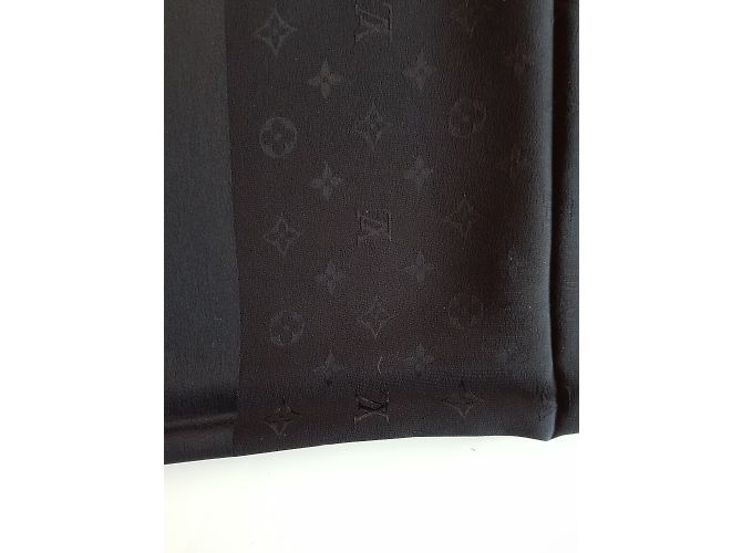 Louis Vuitton Schwarzer Seiden-Monaco Square-Schal - Ansicht 6