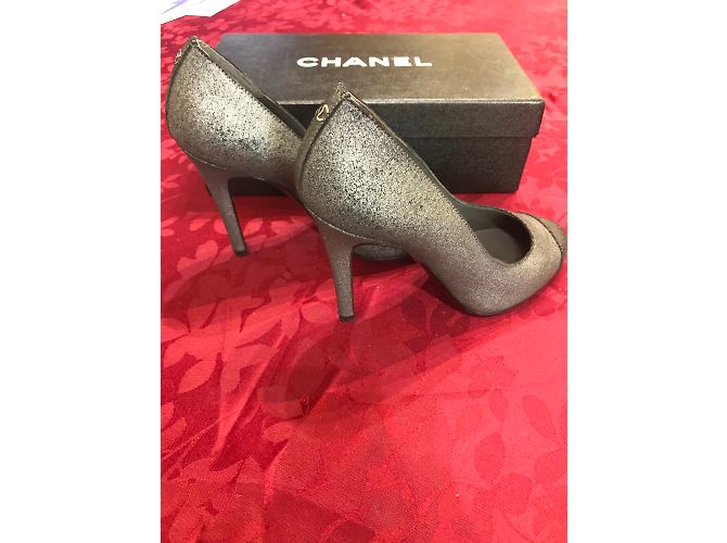 Chanel Pumps aus Leder Grau Größe 37 - Ansicht 5
