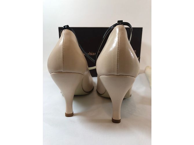 Décolleté Karine Arabian in vernice rosa - vista 8