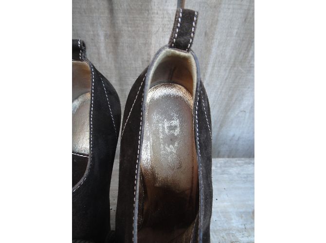 Botas de Tornozelo Dolce & Gabbana Castanho Escuro Pele de Cervo 38 - vista 4