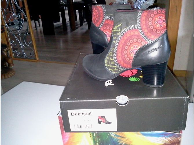 Stivaletti Desigual in pelle neri e rossi 37 Multicolore - vista 3