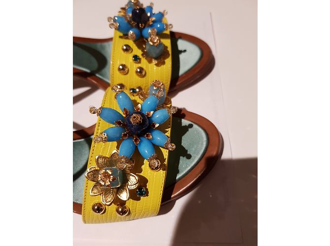 Dolce & Gabbana sandali in pelle di coccodrillo con conchiglie - vista 13
