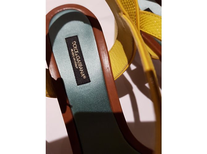 Dolce & Gabbana sandali in pelle di coccodrillo con conchiglie - vista 14
