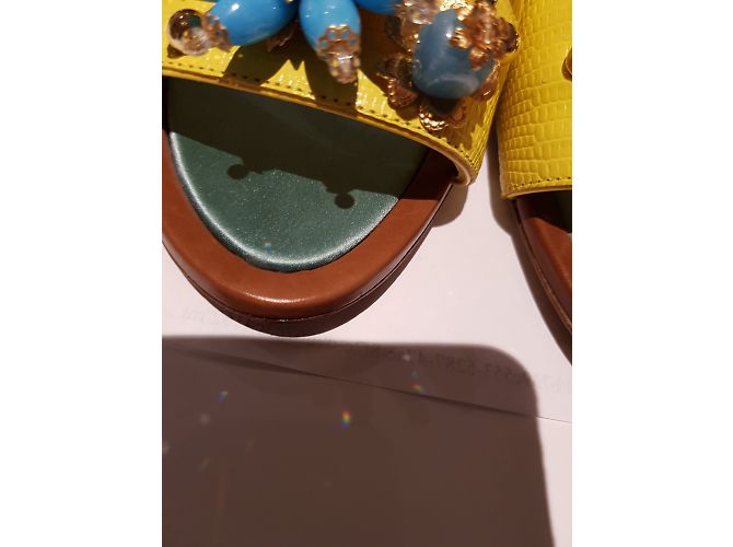 Dolce & Gabbana sandali in pelle di coccodrillo con conchiglie - vista 15