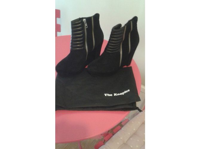 Stivaletti con zeppa in suede nero The Kooples - vista 2