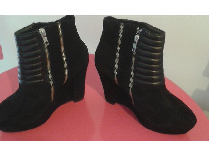 Stivaletti con zeppa in suede nero The Kooples - vista 3