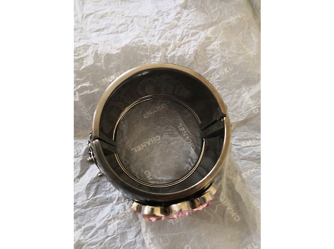 Bracciale Chanel Fiore in Resina Nero Rosa - vista 2