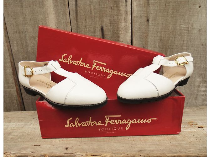 Sandali Salvatore Ferragamo in pelle bianca granulata Bianco - vista 3