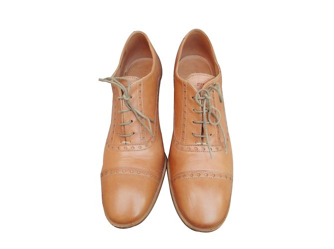 Brogues con tacco Heschung in pelle color caramello - vista 2