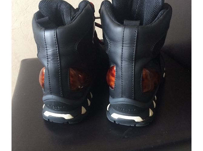 Givenchy Bota de fuga - vista 5