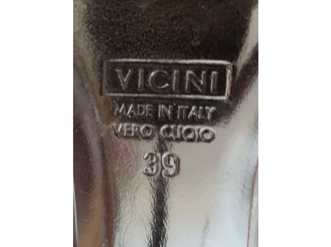 Vicini Black Leather Pumps with Knot Detail Size 39 - view 13