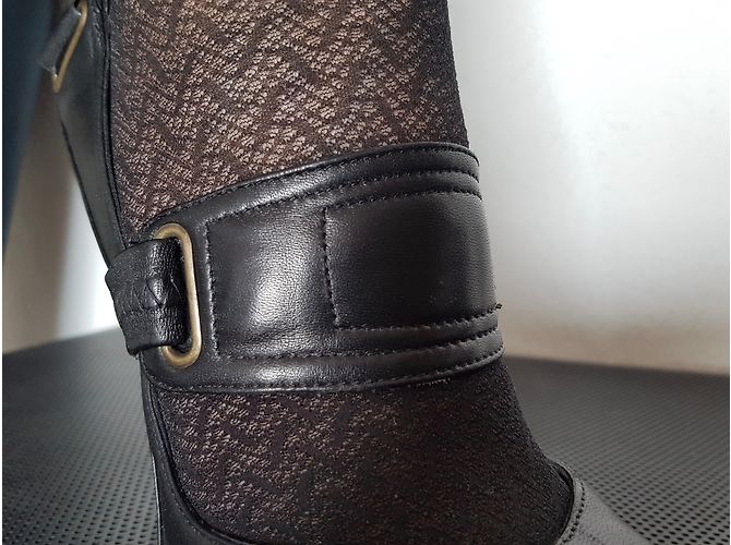 Vicini Black Leather Pumps with Knot Detail Size 39 - view 6