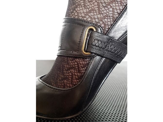 Vicini Black Leather Pumps with Knot Detail Size 39 - view 9