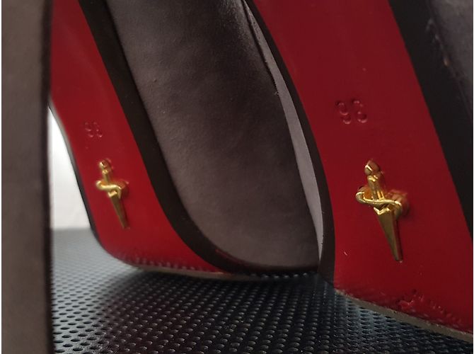 Cesare Paciotti Pumps aus grau Wildleder Größe 36 - Ansicht 11