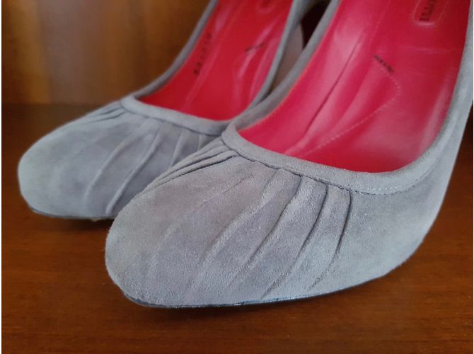 Cesare Paciotti Pumps aus grau Wildleder Größe 36 - Ansicht 9