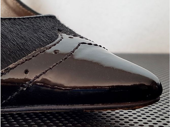 Décolleté Balmain in vernice nera con fibbia Nero - vista 11