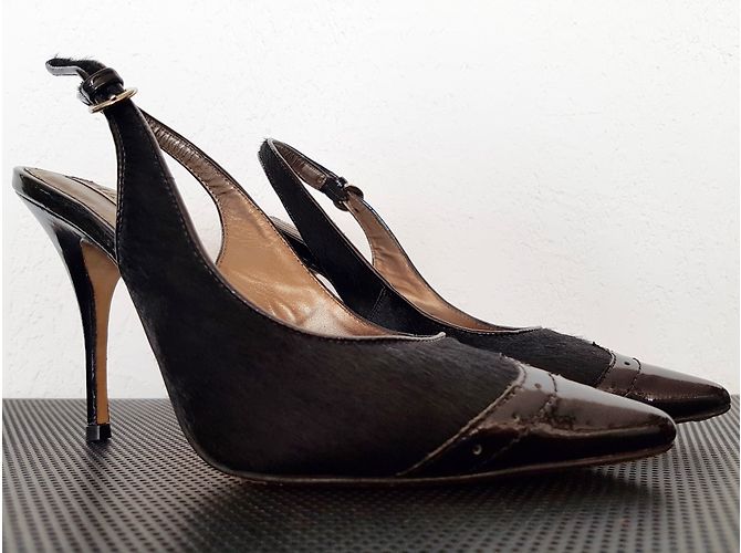 Décolleté Balmain in vernice nera con fibbia Nero - vista 8