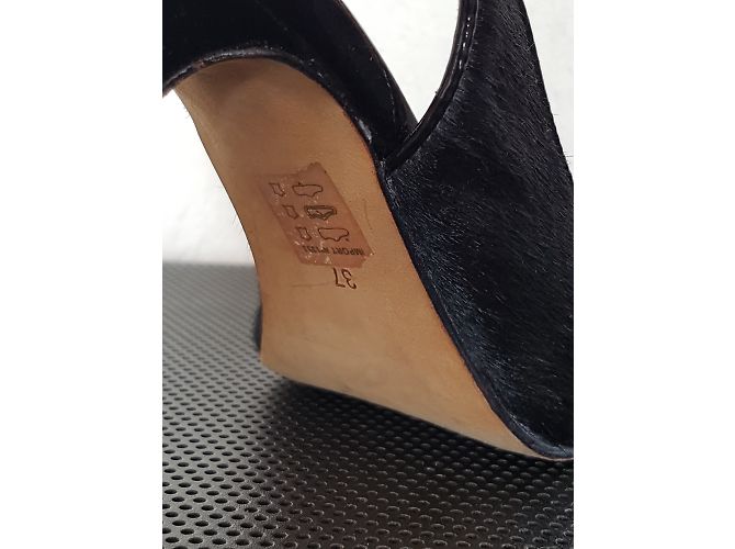 Décolleté Balmain in vernice nera con fibbia Nero - vista 9