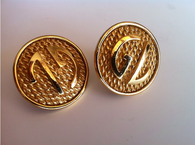 Guy Laroche Aretes - vista 3
