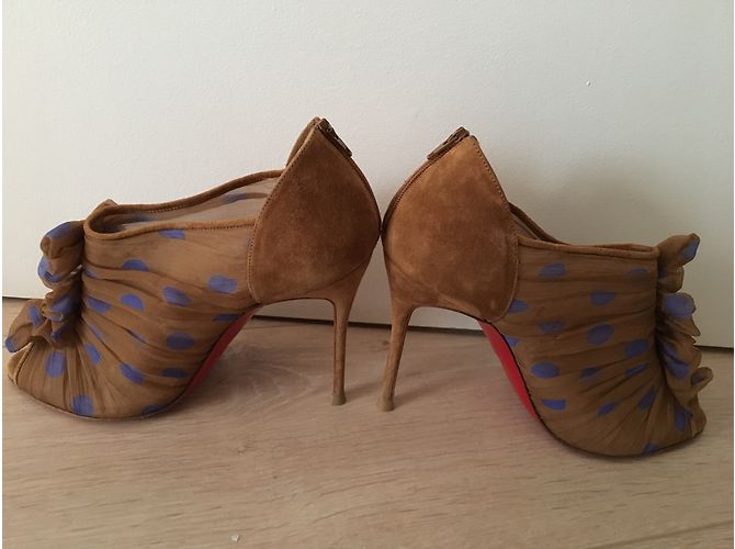 Sandali Christian Louboutin Sublime in tulle di seta caramello - vista 2
