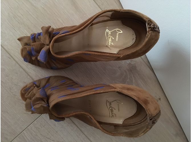 Sandali Christian Louboutin Sublime in tulle di seta caramello - vista 4