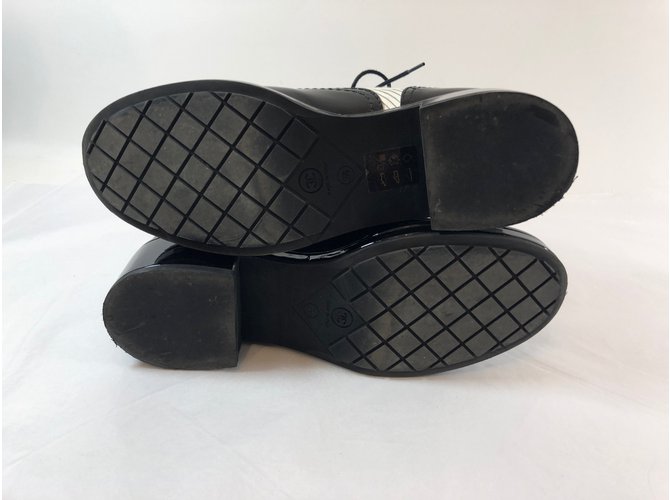Chanel Derby-Schuhe Schwarz Weiß - Ansicht 5