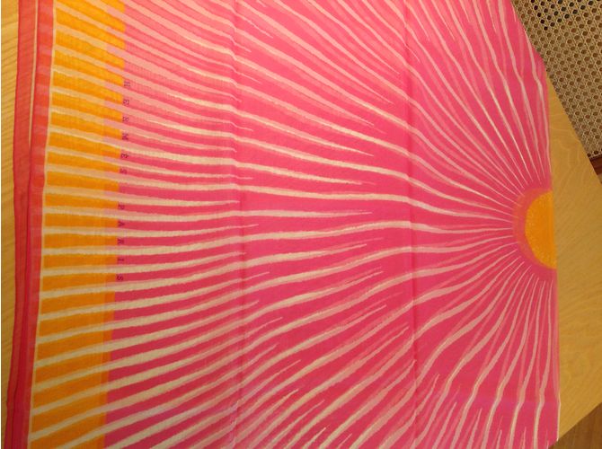 Sciarpa Hermès Soleil in chiffon di seta Fucsia Rosso Multicolore Arancione - vista 2
