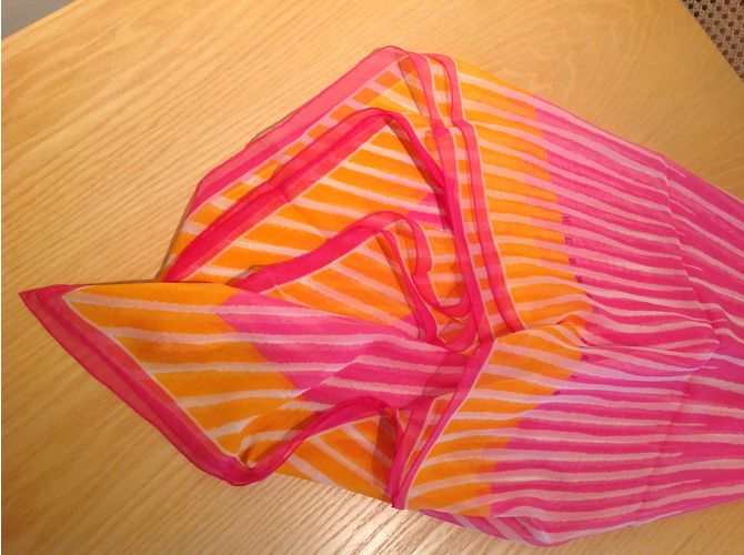 Sciarpa Hermès Soleil in chiffon di seta Fucsia Rosso Multicolore Arancione - vista 4