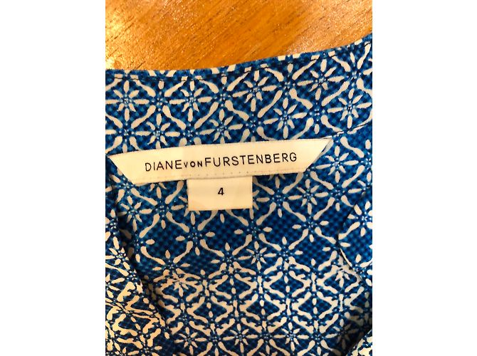 Camicetta Diane Von Furstenberg in seta blu - vista 4