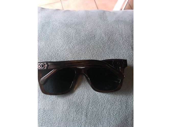 Gafas de sol Chanel marrón oscuro plástico - vista 5