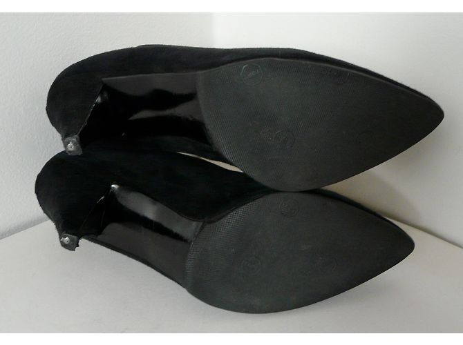 Décolleté Charles Jourdan in camoscio nero - vista 5