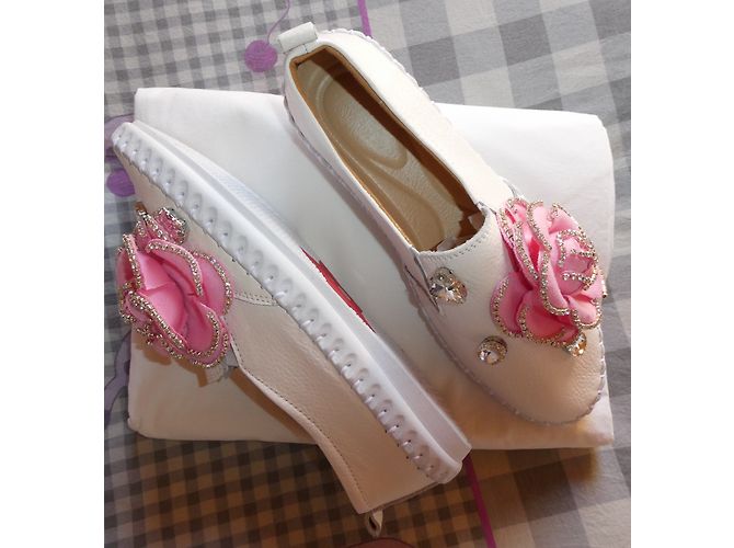 Autre Marque Weiße Leder Ballerinas mit rosa Strassblume Größe 38 - Ansicht 4