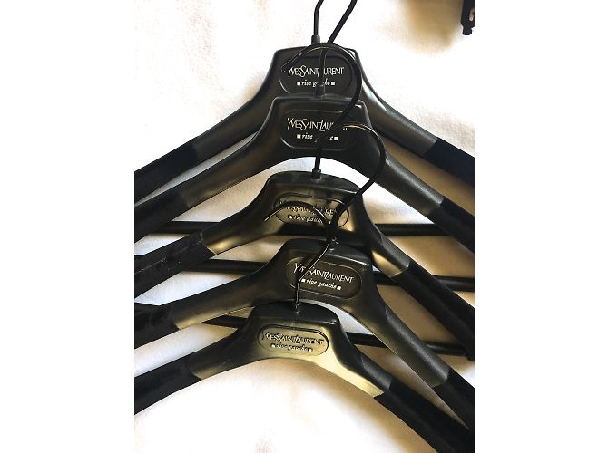 Dior Set of branded hangers - view 3
