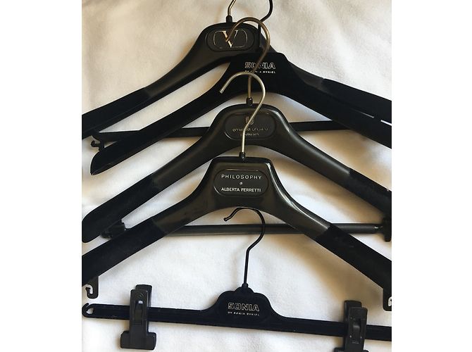 Dior Set of branded hangers - view 4